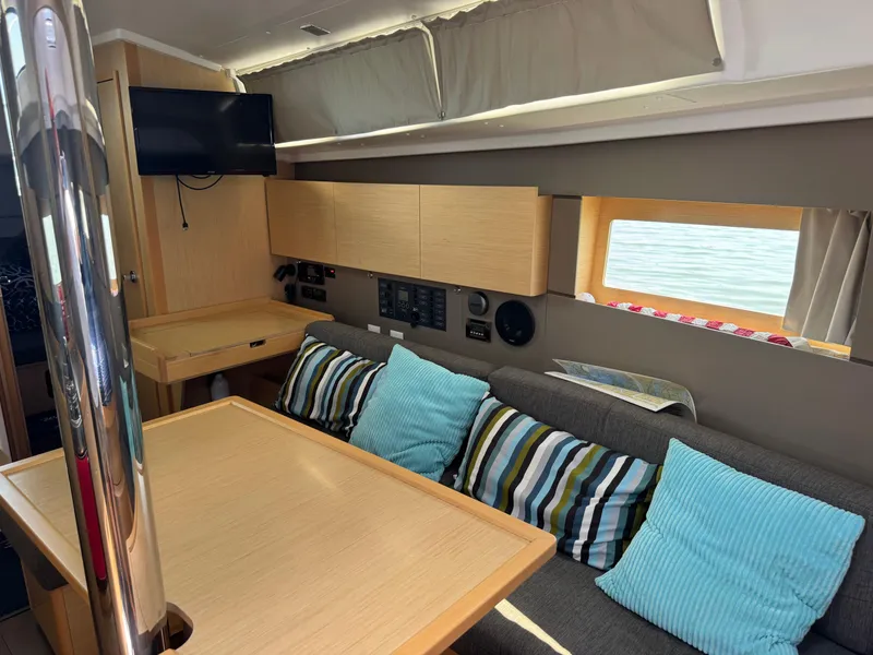 Slide: The Image of Beneteau Oceanis 38 2014 - 43