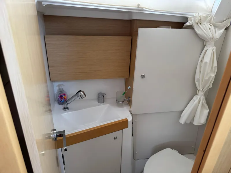 Slide: The Image of Beneteau Oceanis 38 2014 - 45