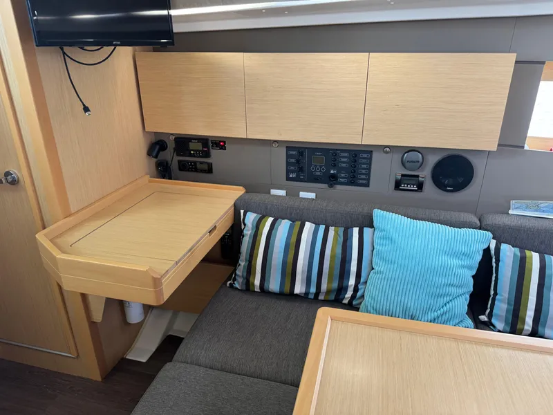 Slide: The Image of Beneteau Oceanis 38 2014 - 47