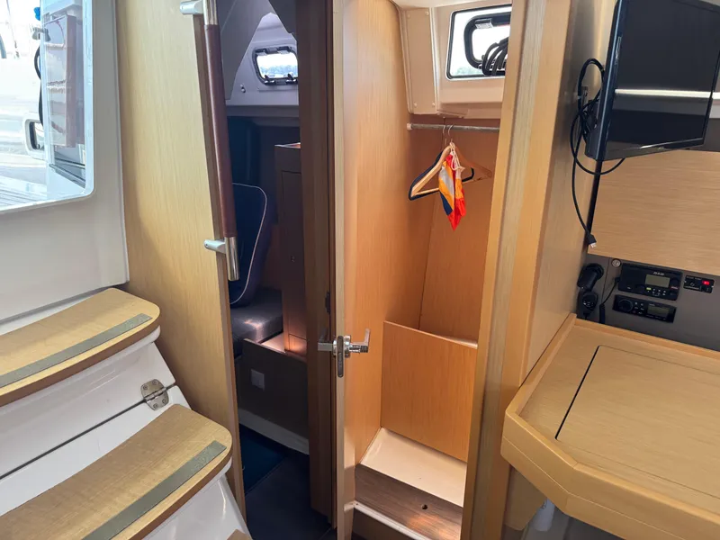 Slide: The Image of Beneteau Oceanis 38 2014 - 48