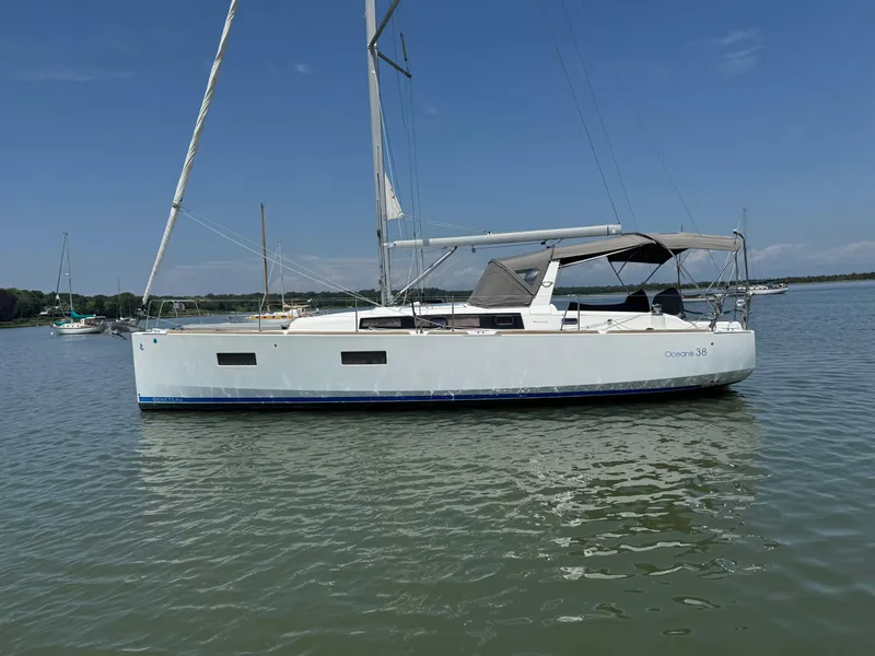Slide: The Image of Beneteau Oceanis 38 2014 - 6