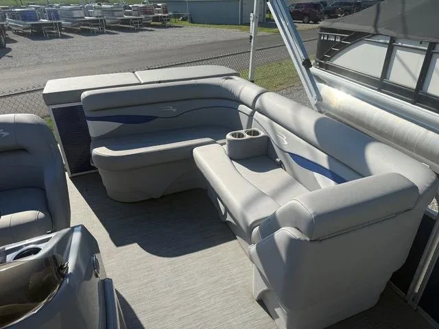 Slide: The Image of Bennington 188 SLV 2021 - 6