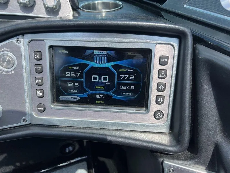 Slide: The Image of MasterCraft X23 2017 - 15