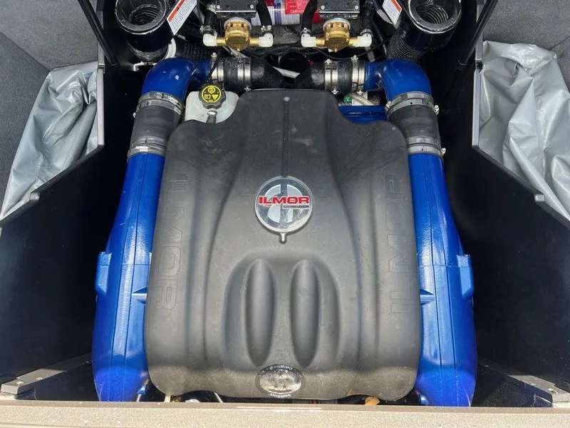 Slide: The Image of MasterCraft X23 2017 - 16