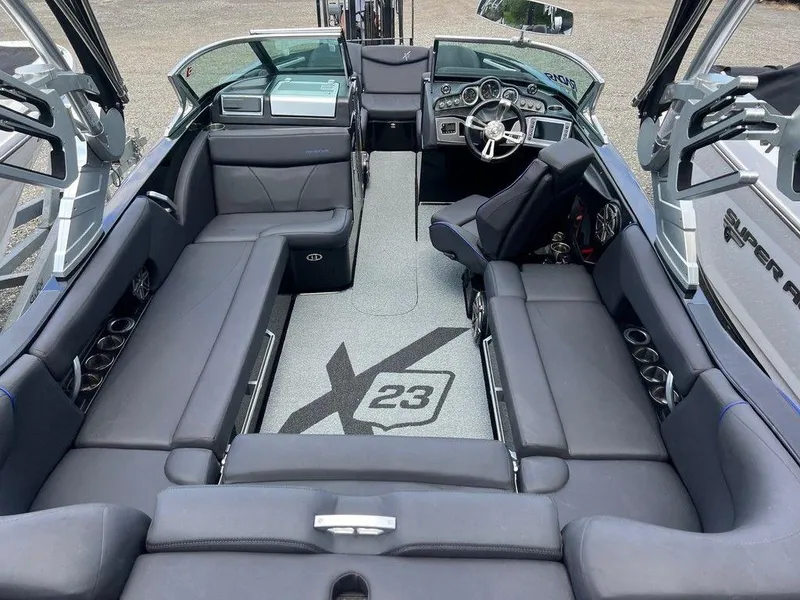 Slide: The Image of MasterCraft X23 2017 - 6