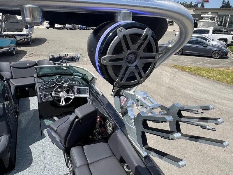 Slide: The Image of MasterCraft X23 2017 - 8