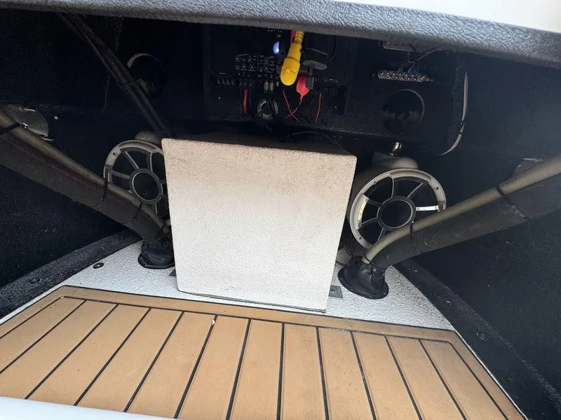 Slide: The Image of Fat Cat Boats Sniper 25 2023 - 13