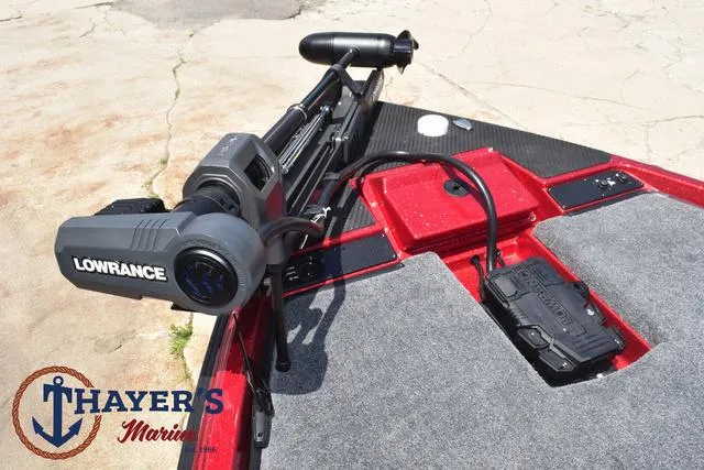 Slide: The Image of Phoenix Bass Boats 721 ZXL 2025 - 12