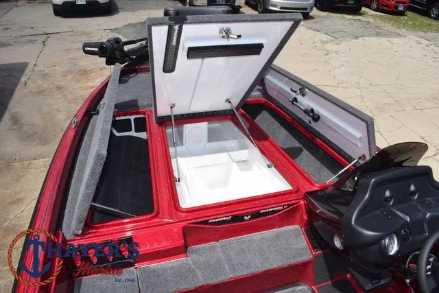 Slide: The Image of Phoenix Bass Boats 721 ZXL 2025 - 19