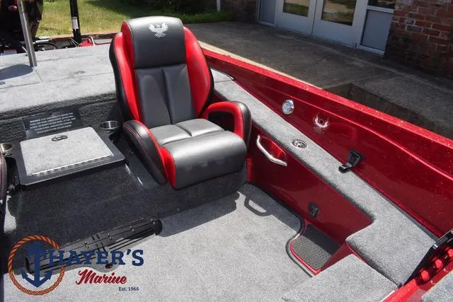 Slide: The Image of Phoenix Bass Boats 721 ZXL 2025 - 22