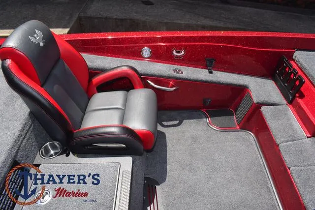 Slide: The Image of Phoenix Bass Boats 721 ZXL 2025 - 24