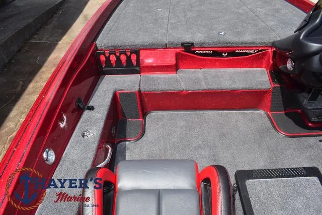 Slide: The Image of Phoenix Bass Boats 721 ZXL 2025 - 25