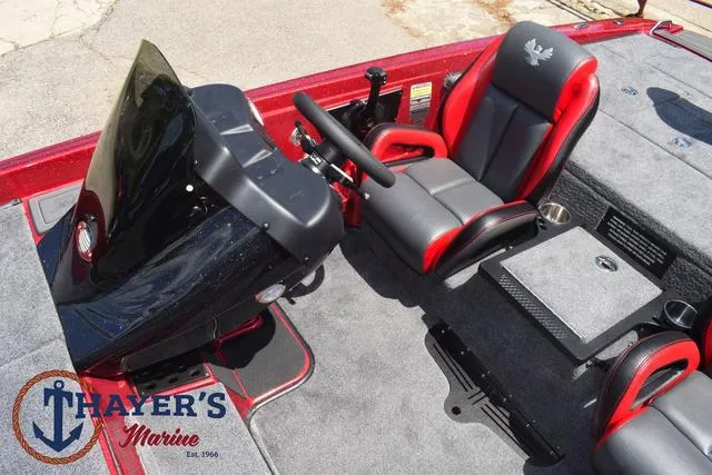 Slide: The Image of Phoenix Bass Boats 721 ZXL 2025 - 32