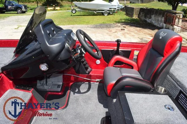 Slide: The Image of Phoenix Bass Boats 721 ZXL 2025 - 33