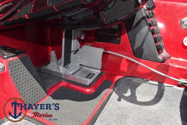 Slide: The Image of Phoenix Bass Boats 721 ZXL 2025 - 38