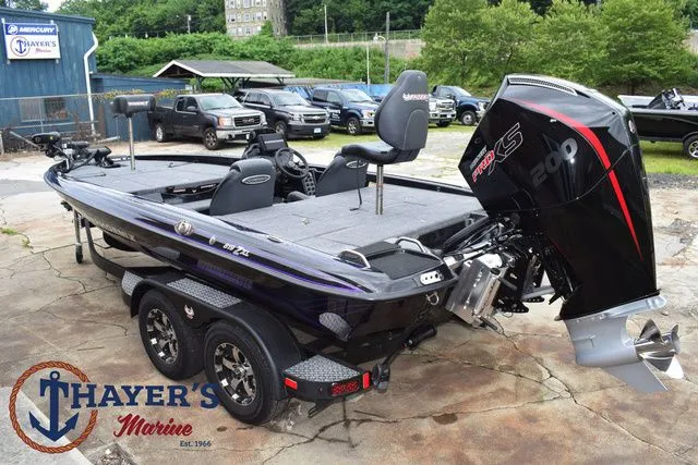 Slide: The Image of Phoenix Bass Boats 819 ZXL 2025 - 10