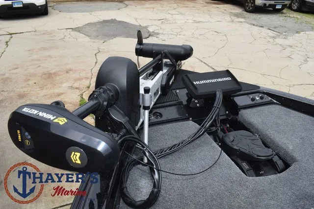 Slide: The Image of Phoenix Bass Boats 819 ZXL 2025 - 12