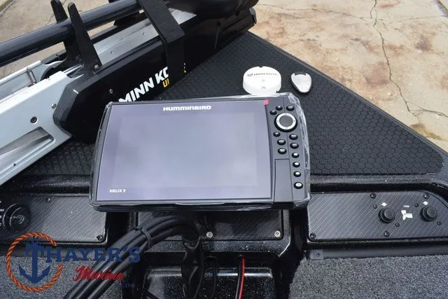 Slide: The Image of Phoenix Bass Boats 819 ZXL 2025 - 14