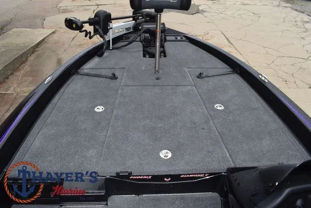 Slide: The Image of Phoenix Bass Boats 819 ZXL 2025 - 17