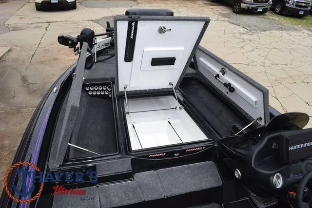 Slide: The Image of Phoenix Bass Boats 819 ZXL 2025 - 23