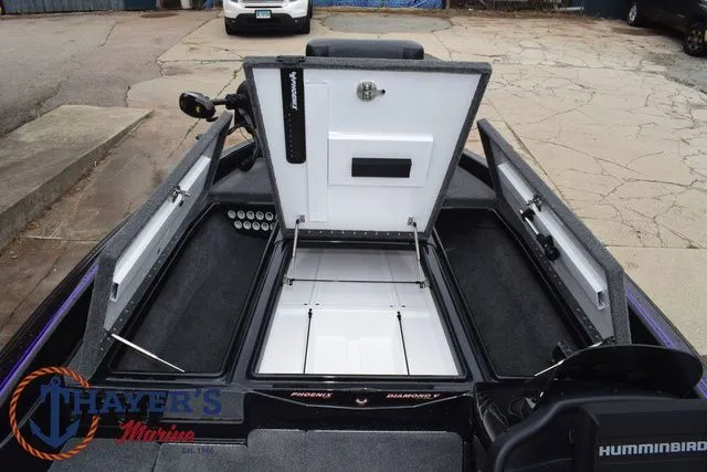 Slide: The Image of Phoenix Bass Boats 819 ZXL 2025 - 24