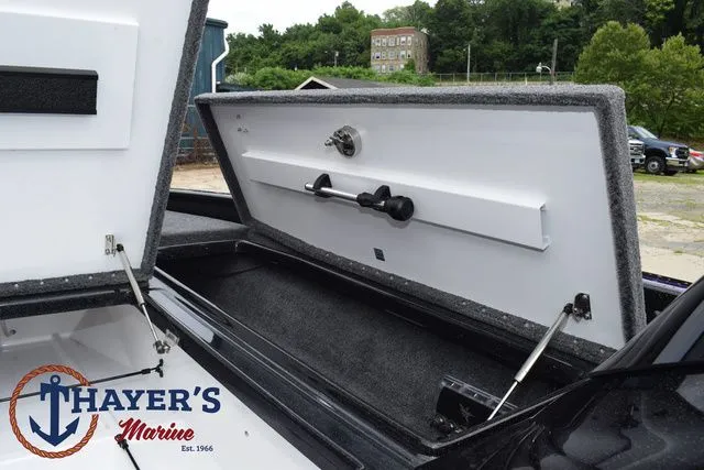 Slide: The Image of Phoenix Bass Boats 819 ZXL 2025 - 27