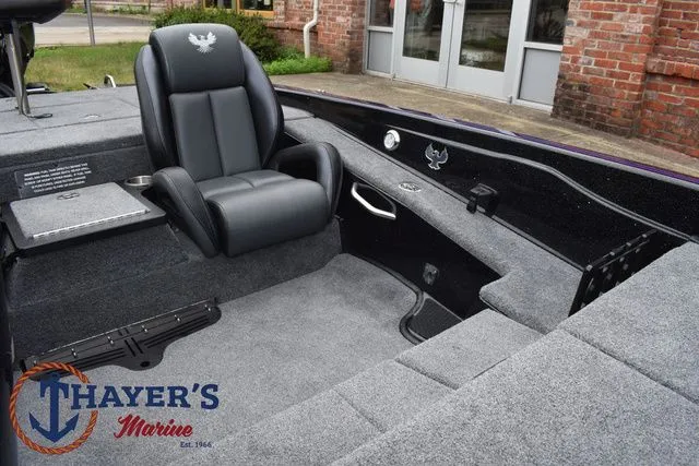 Slide: The Image of Phoenix Bass Boats 819 ZXL 2025 - 29