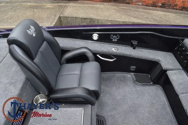 Slide: The Image of Phoenix Bass Boats 819 ZXL 2025 - 31