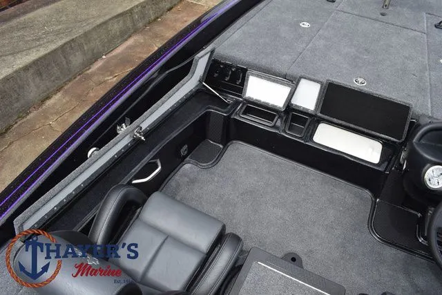 Slide: The Image of Phoenix Bass Boats 819 ZXL 2025 - 33