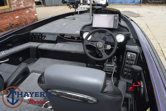 Slide: The Image of Phoenix Bass Boats 819 ZXL 2025 - 42