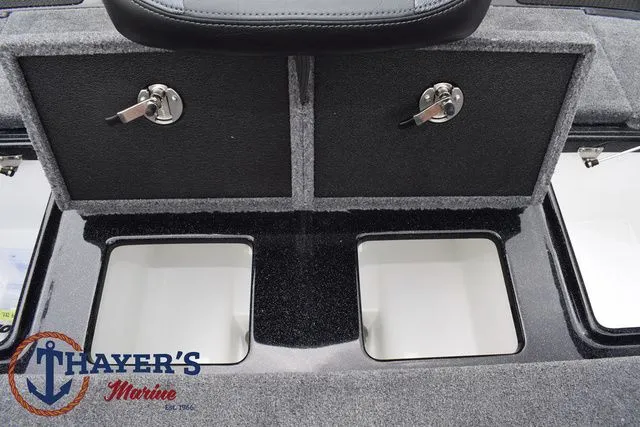 Slide: The Image of Phoenix Bass Boats 819 ZXL 2025 - 52