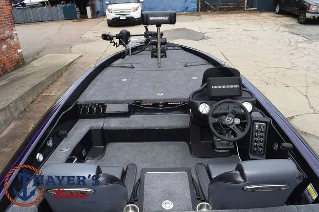 Slide: The Image of Phoenix Bass Boats 819 ZXL 2025 - 58