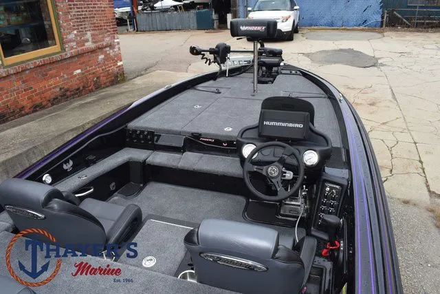 Slide: The Image of Phoenix Bass Boats 819 ZXL 2025 - 59