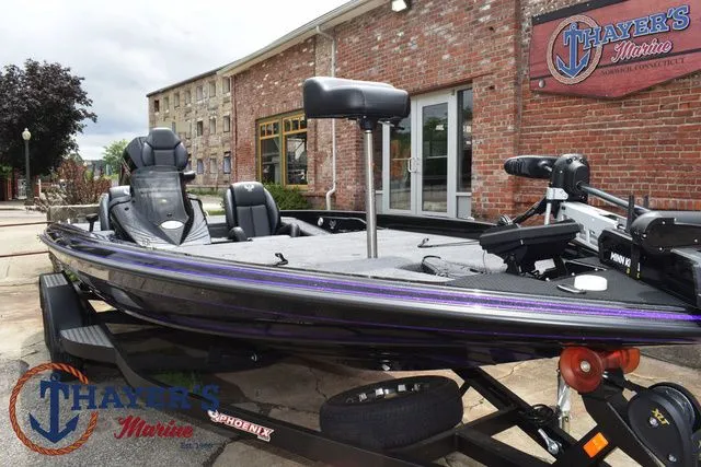 Slide: The Image of Phoenix Bass Boats 819 ZXL 2025 - 67