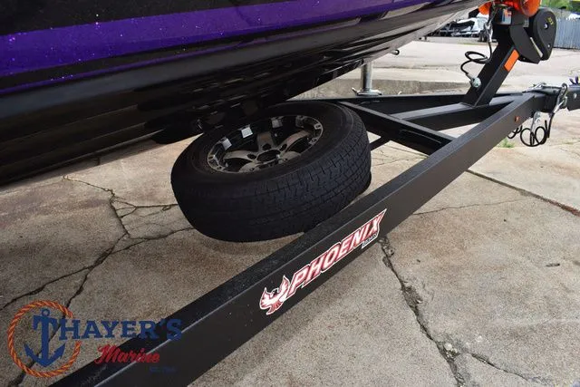 Slide: The Image of Phoenix Bass Boats 819 ZXL 2025 - 8