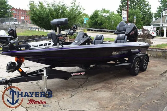 Slide: The Image of Phoenix Bass Boats 819 ZXL 2025 - 9