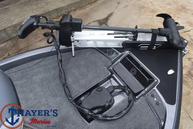 Slide: The Image of Phoenix Bass Boats 921 Elite 2025 - 17