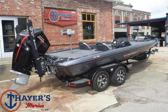 Slide: The Image of Phoenix Bass Boats 921 Elite 2025 - 3