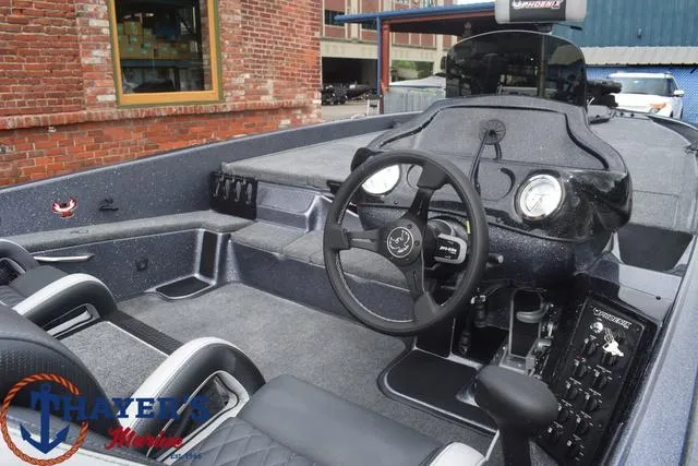 Slide: The Image of Phoenix Bass Boats 921 Elite 2025 - 31