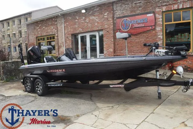 Slide: The Image of Phoenix Bass Boats 921 Elite 2025 - 40