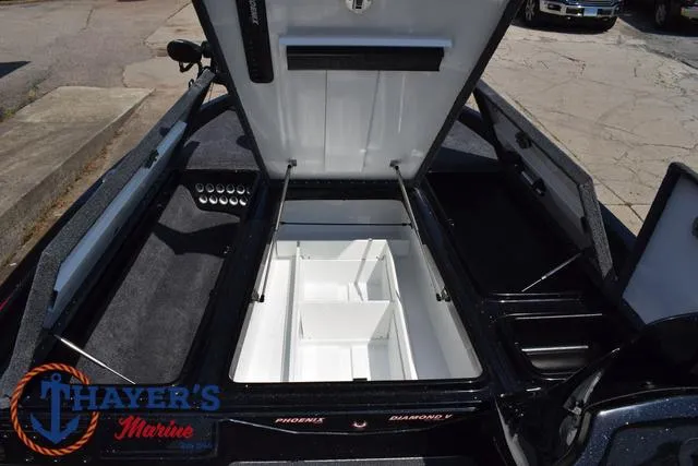 Slide: The Image of Phoenix Bass Boats 921 Elite 2025 - 18