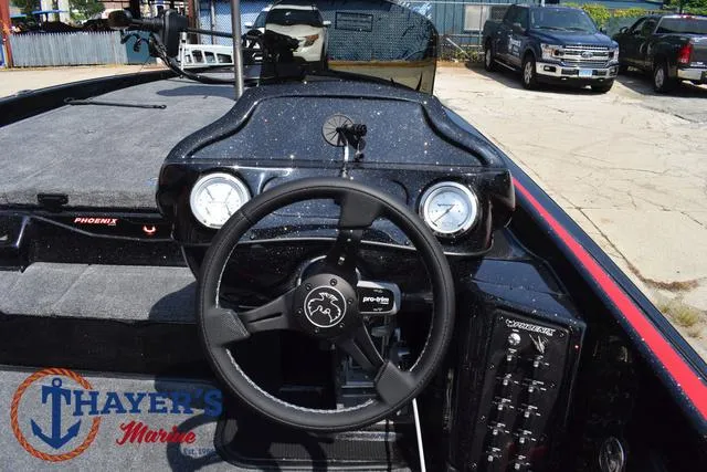 Slide: The Image of Phoenix Bass Boats 921 Elite 2025 - 37