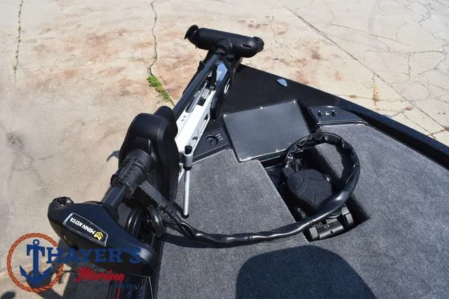 Slide: The Image of Phoenix Bass Boats 921 Elite 2025 - 9