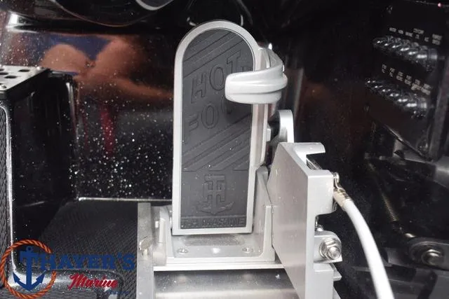 Slide: The Image of Phoenix Bass Boats 920 Elite II 2025 - 20