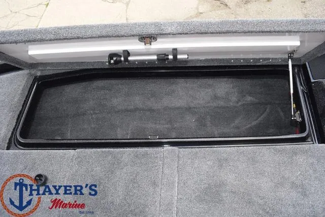 Slide: The Image of Phoenix Bass Boats 920 Elite II 2025 - 23