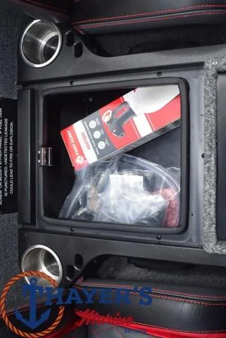 Slide: The Image of Phoenix Bass Boats 920 Elite II 2025 - 30