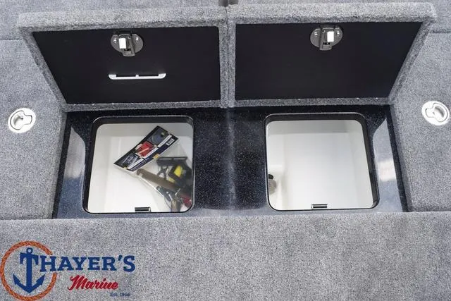 Slide: The Image of Phoenix Bass Boats 920 Elite II 2025 - 31