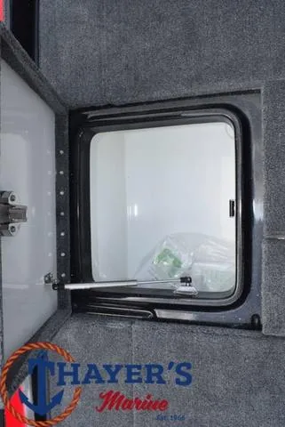 Slide: The Image of Phoenix Bass Boats 920 Elite II 2025 - 32