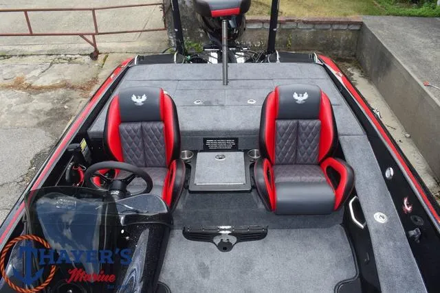 Slide: The Image of Phoenix Bass Boats 920 Elite II 2025 - 36