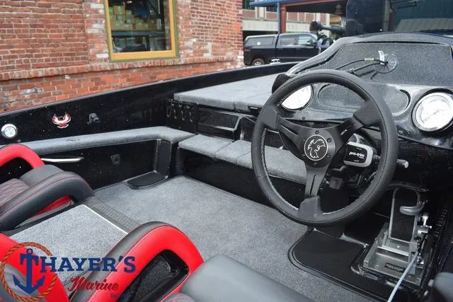 Slide: The Image of Phoenix Bass Boats 920 Elite II 2025 - 38